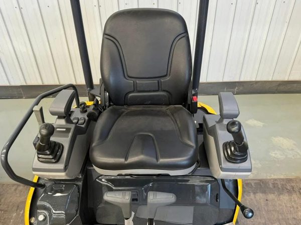 1.8 Ton KN18 Crawler Mini Excavator - Image 7