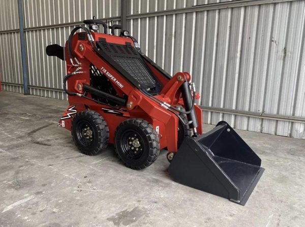 15 HP Mini Loader - Image 3