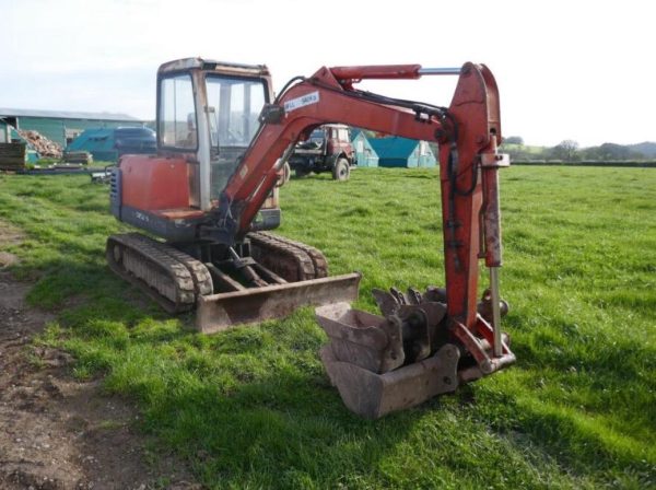 Used Cab for Kubota kx121-2 excavator. - Image 3
