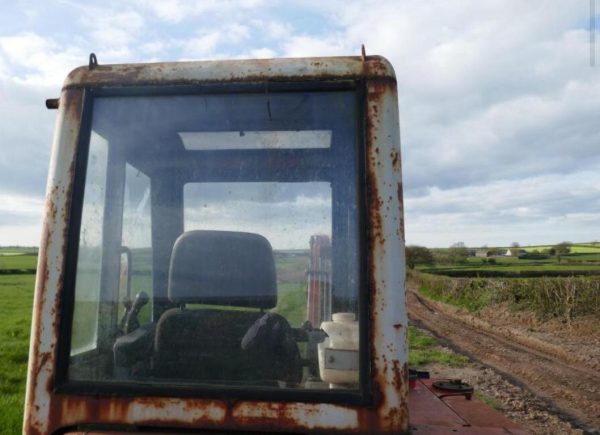 Used Cab for Kubota kx121-2 excavator. - Image 2