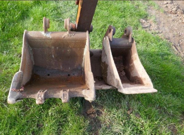 Used Cab for Kubota kx121-2 excavator. - Image 8