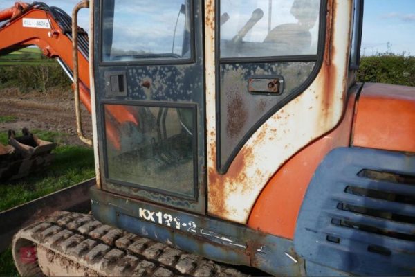 Used Cab for Kubota kx121-2 excavator. - Image 5